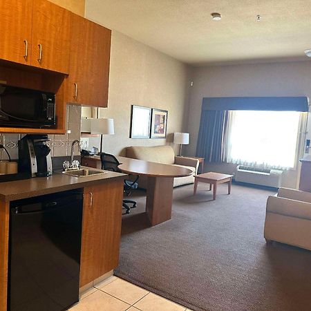 Clarion Pointe Hotel Rimbey Buitenkant foto