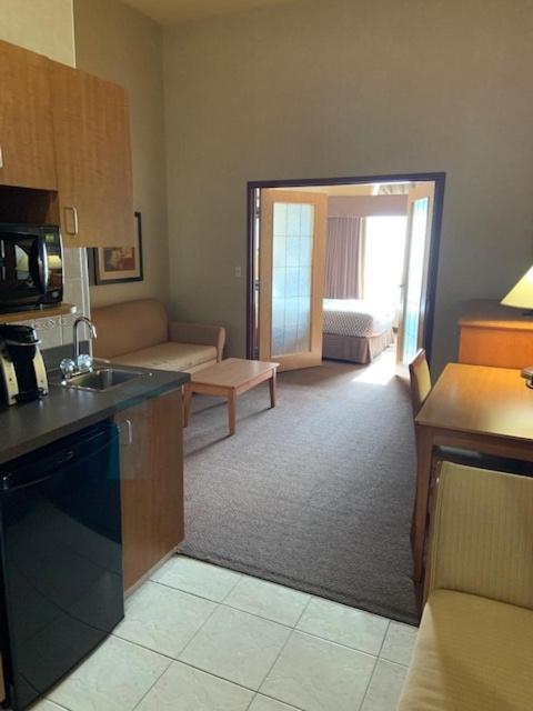 Clarion Pointe Hotel Rimbey Buitenkant foto