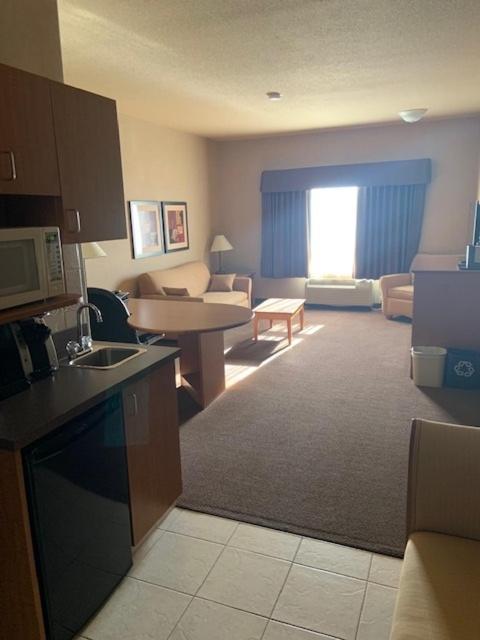 Clarion Pointe Hotel Rimbey Buitenkant foto