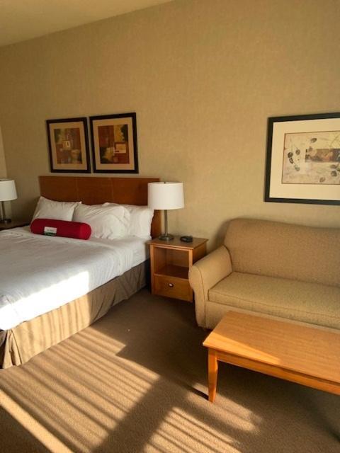 Clarion Pointe Hotel Rimbey Buitenkant foto