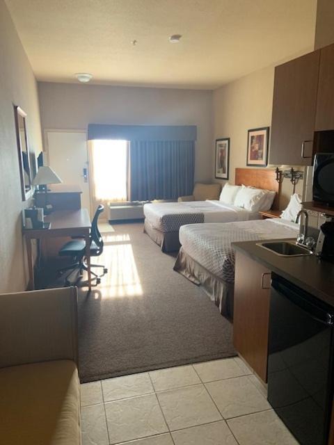 Clarion Pointe Hotel Rimbey Buitenkant foto
