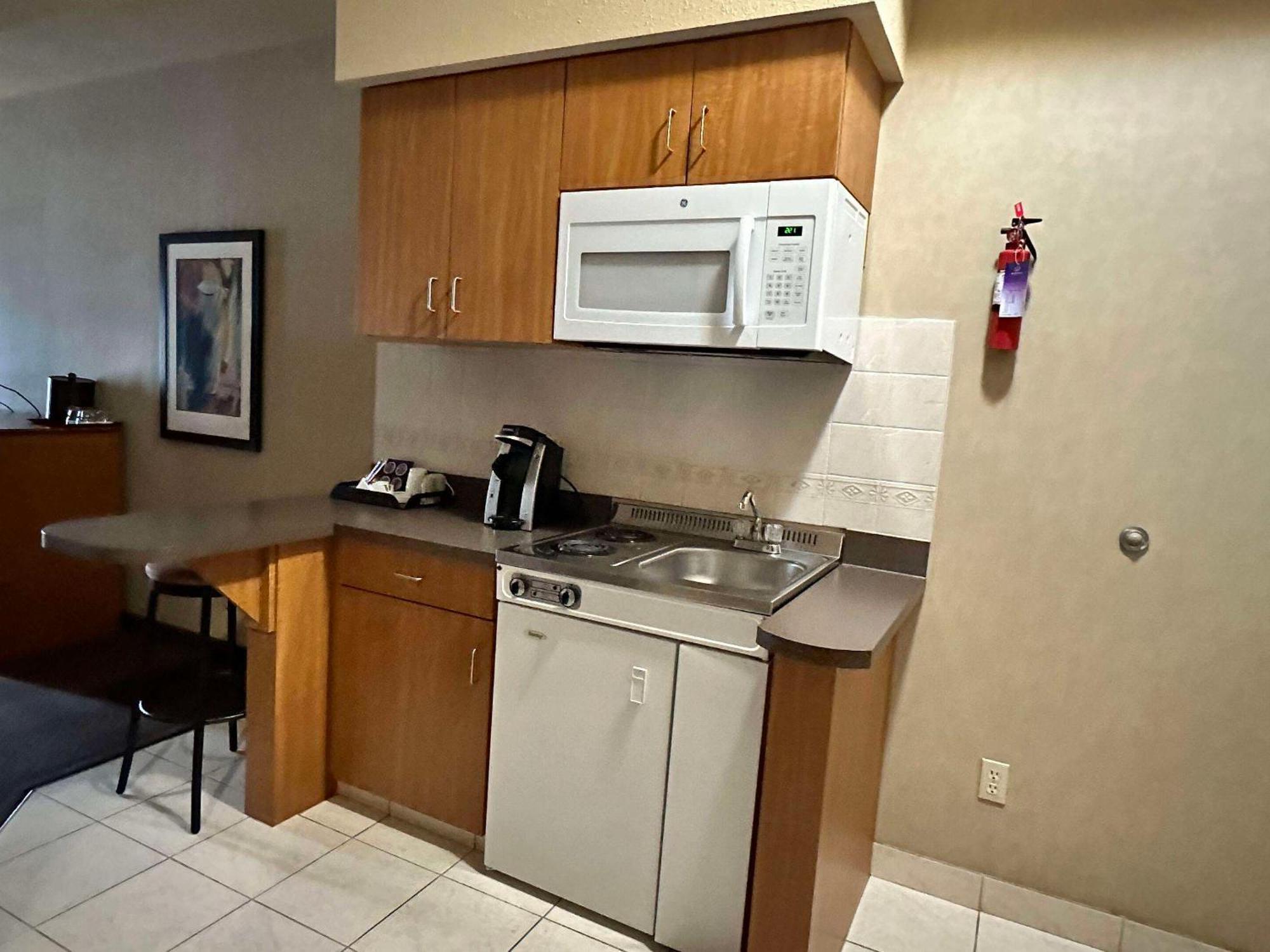 Clarion Pointe Hotel Rimbey Buitenkant foto
