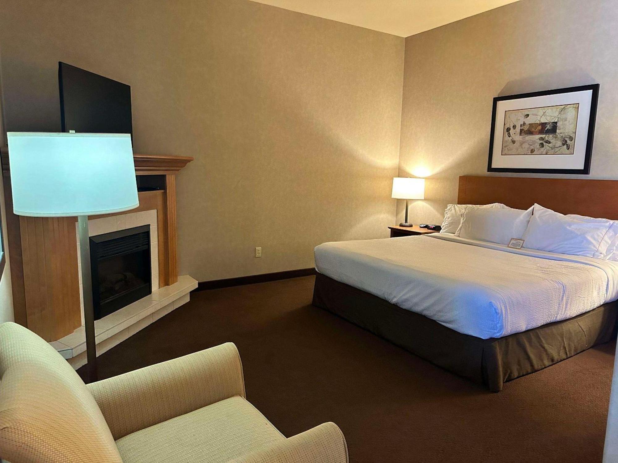 Clarion Pointe Hotel Rimbey Buitenkant foto