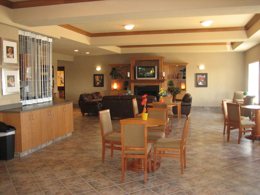 Clarion Pointe Hotel Rimbey Buitenkant foto