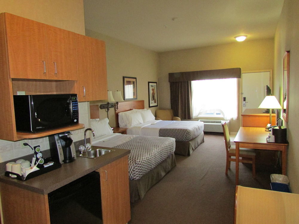 Clarion Pointe Hotel Rimbey Buitenkant foto