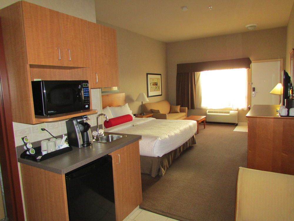 Clarion Pointe Hotel Rimbey Buitenkant foto