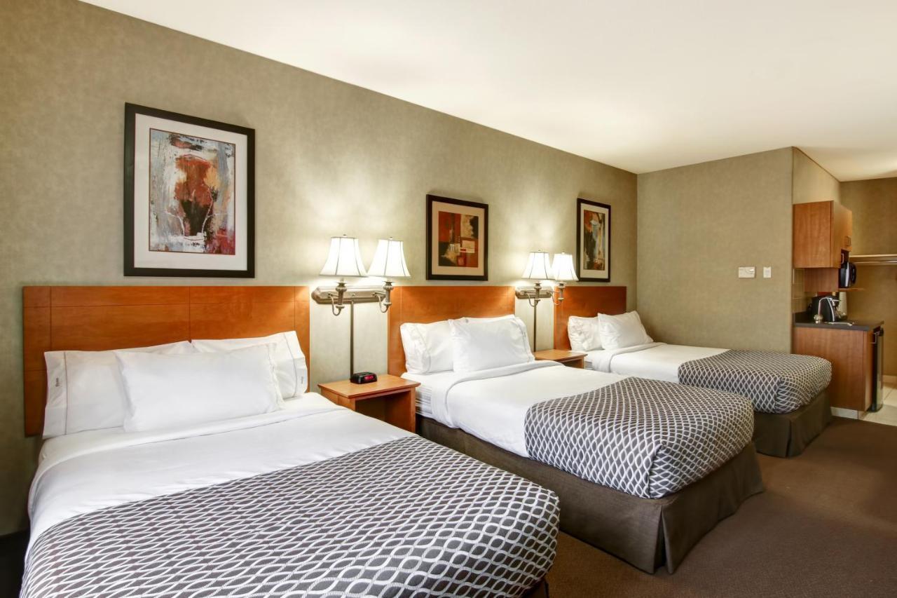 Clarion Pointe Hotel Rimbey Buitenkant foto