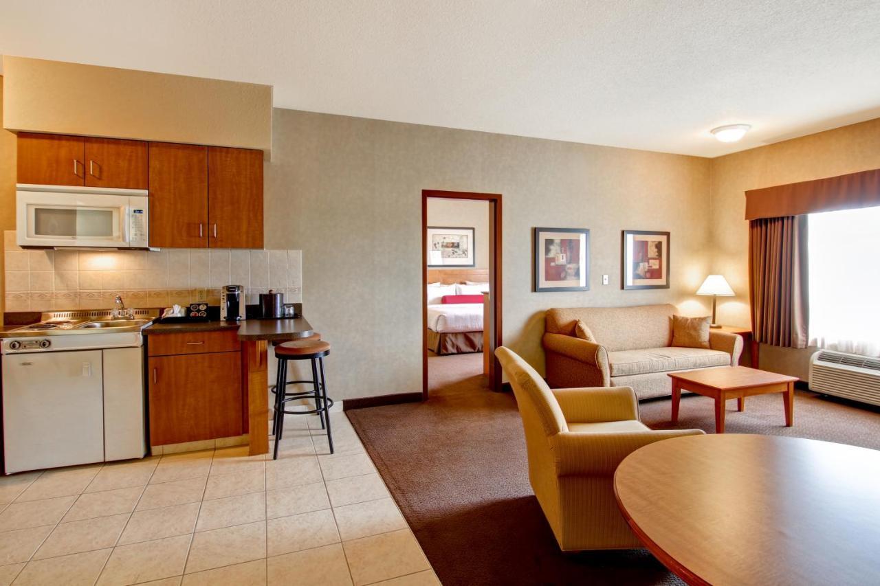 Clarion Pointe Hotel Rimbey Buitenkant foto
