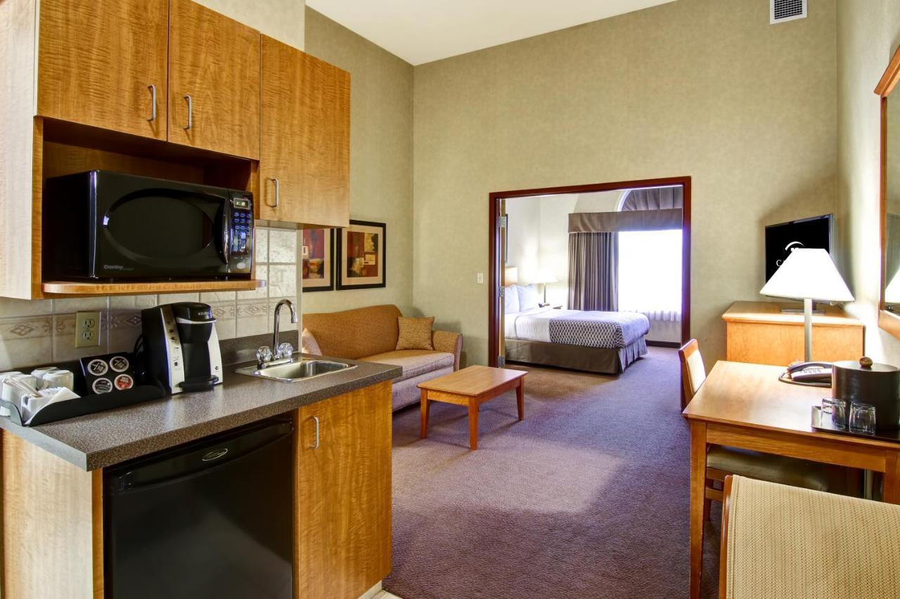 Clarion Pointe Hotel Rimbey Buitenkant foto