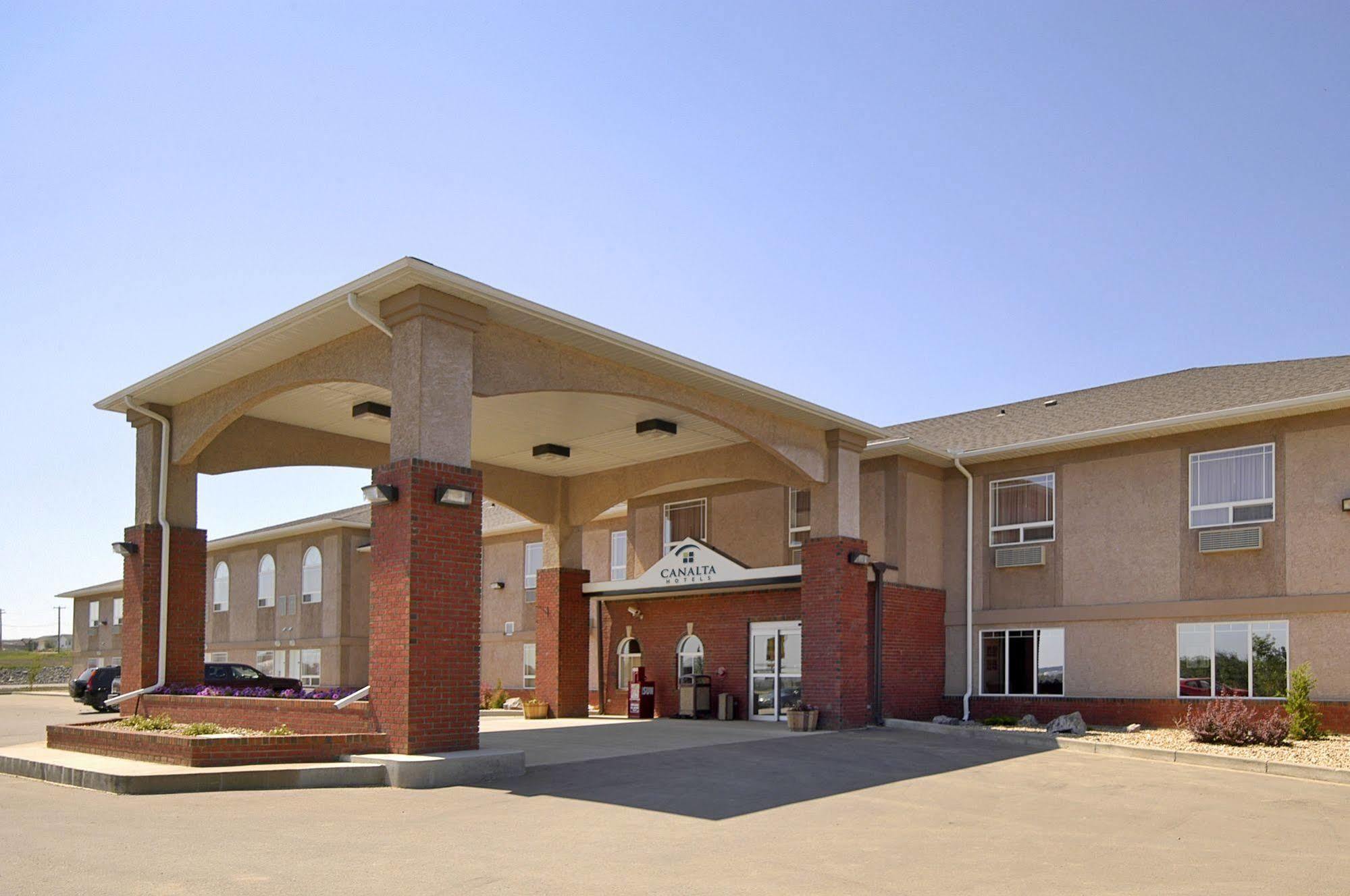 Clarion Pointe Hotel Rimbey Buitenkant foto